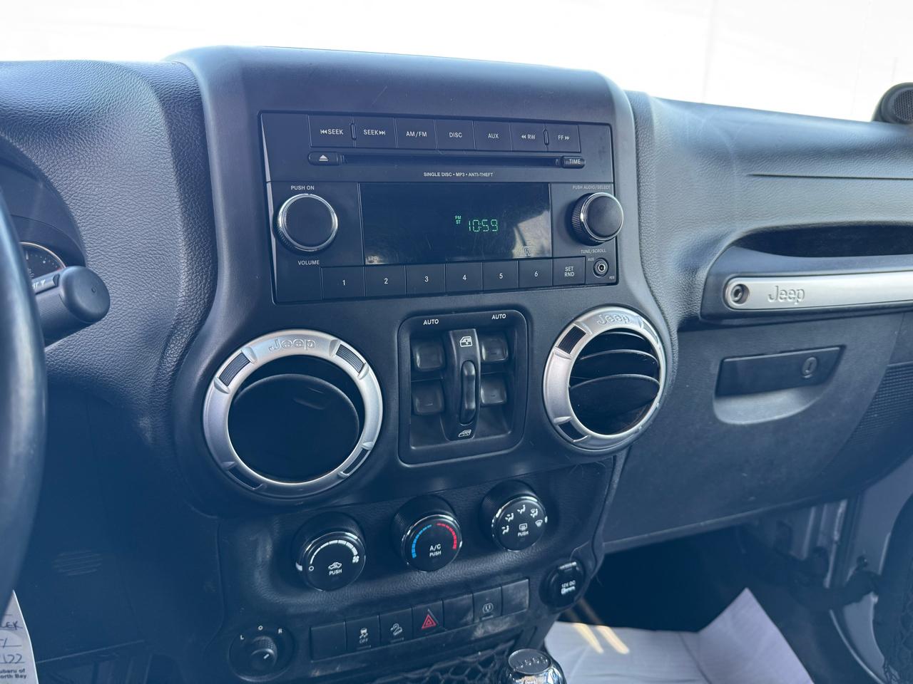 Jeep Wrangler Unlimited Sahara 4WD 2014