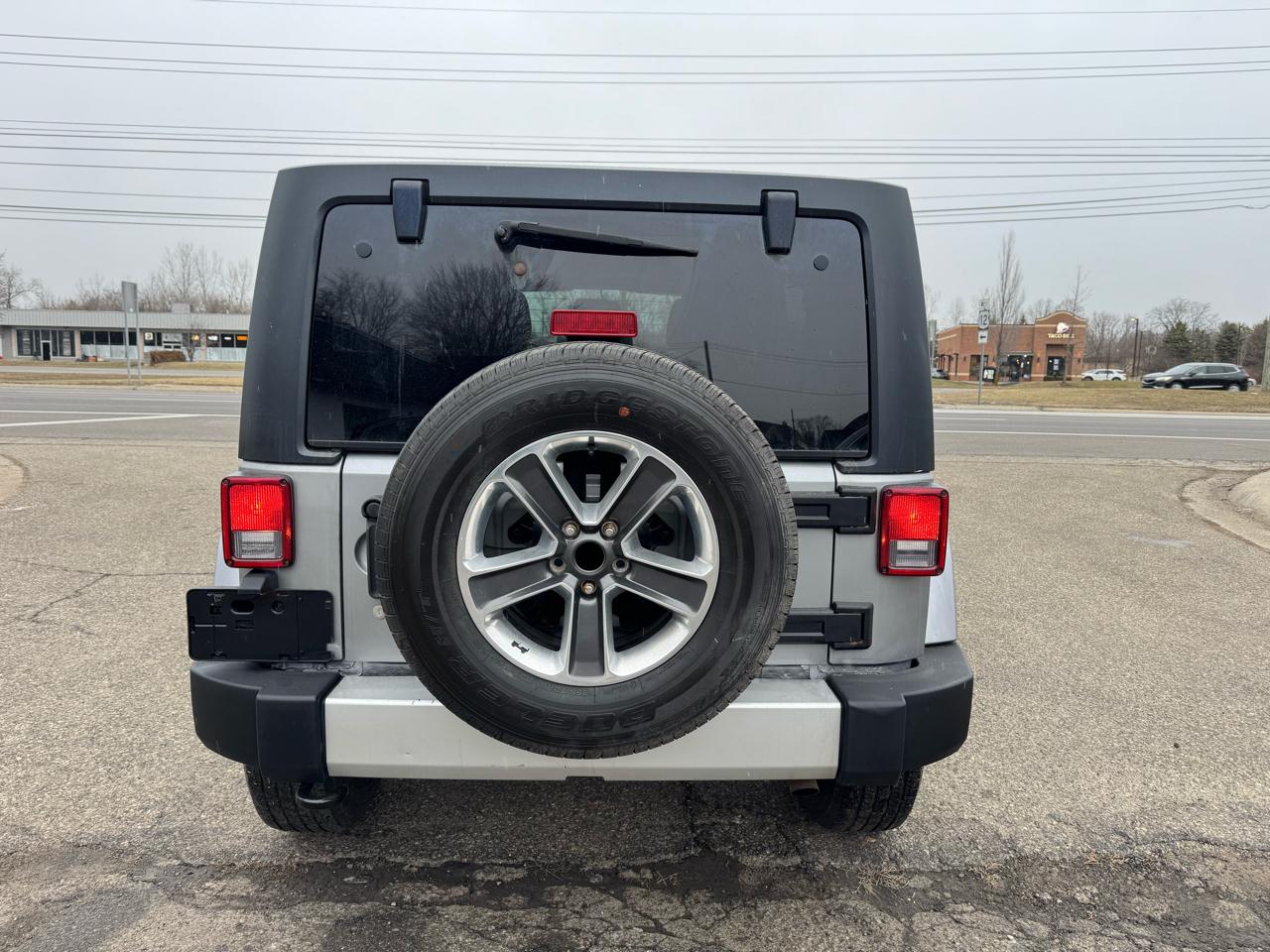 Jeep Wrangler Unlimited Sahara 4WD 2014