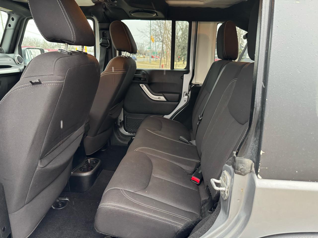 Jeep Wrangler Unlimited Sahara 4WD 2014