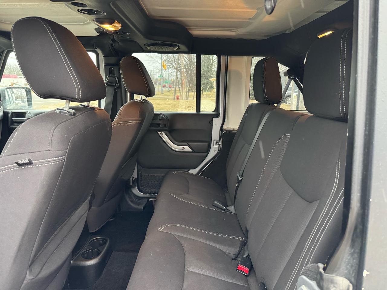 Jeep Wrangler Unlimited Sahara 4WD 2014