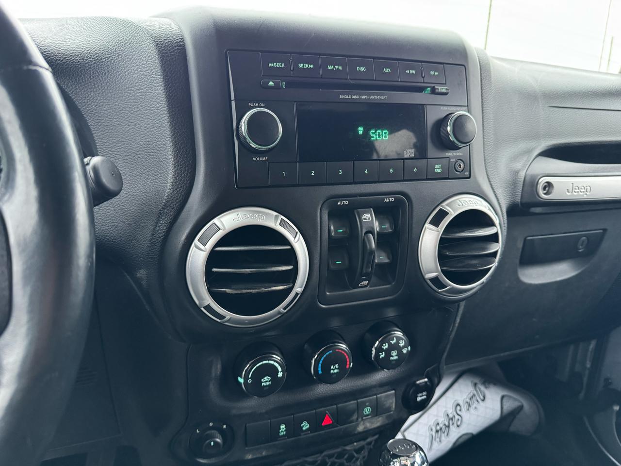 Jeep Wrangler Unlimited Sahara 4WD 2014