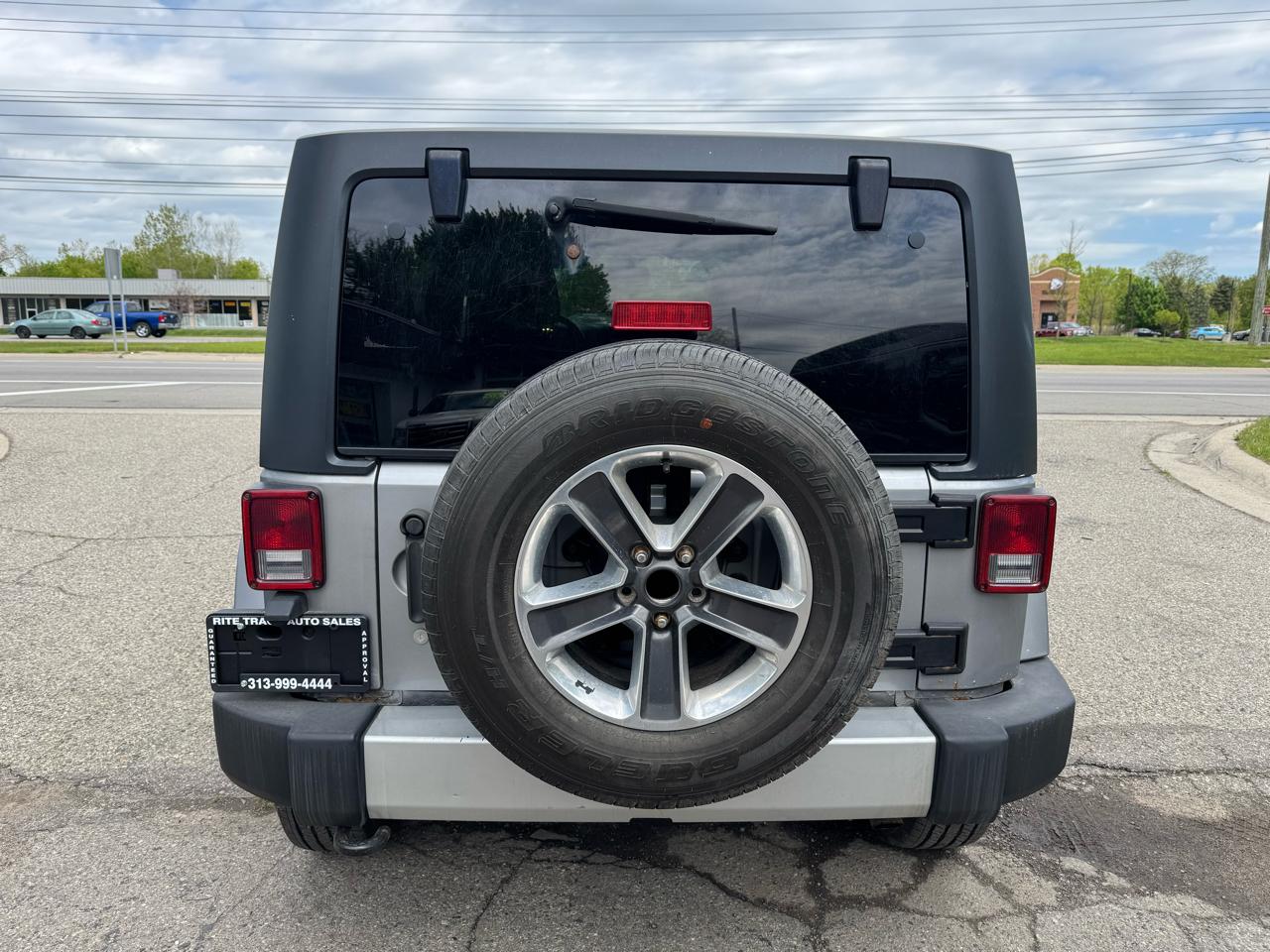 Jeep Wrangler Unlimited Sahara 4WD 2014