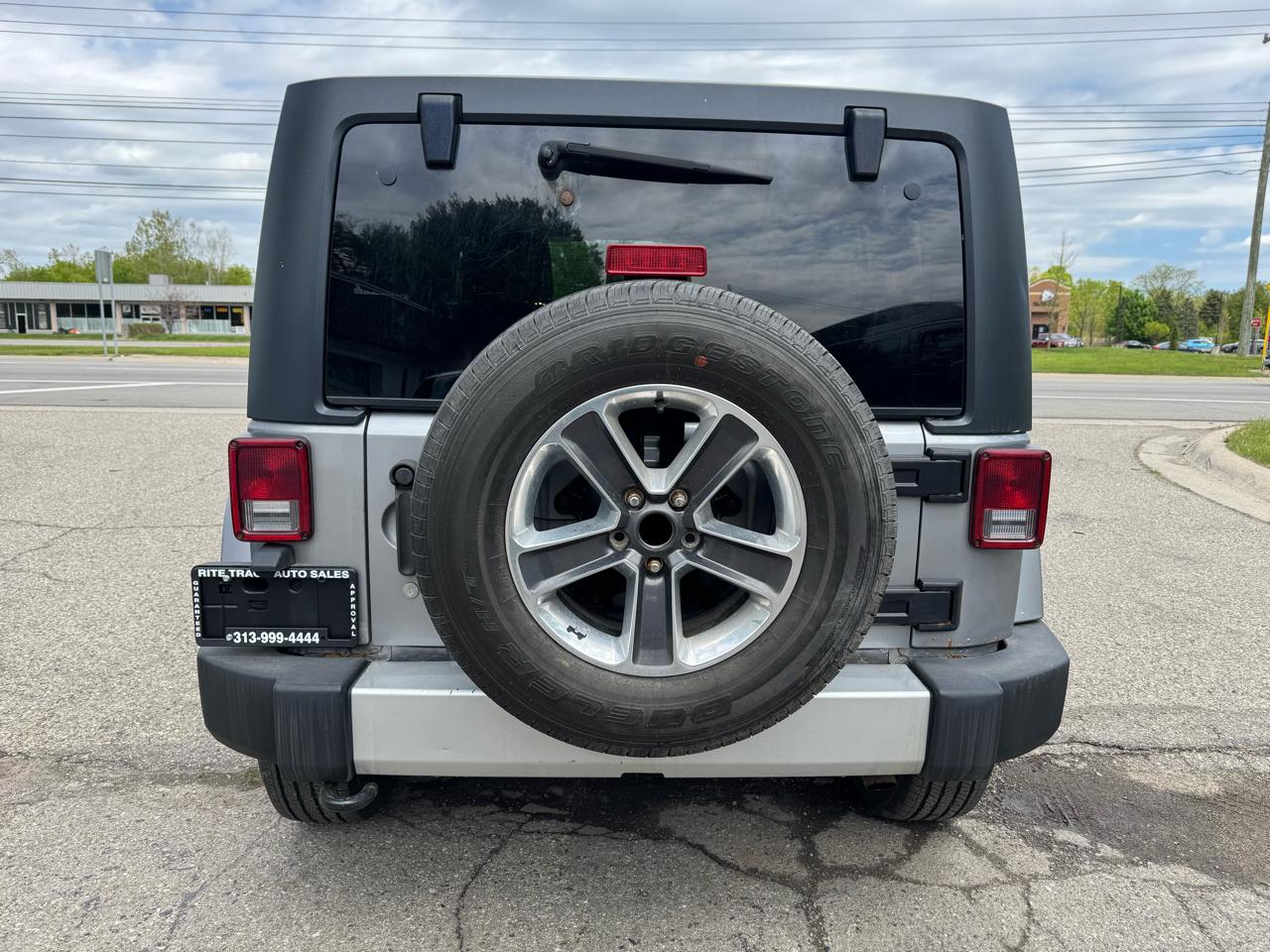 Jeep Wrangler Unlimited Sahara 4WD 2014