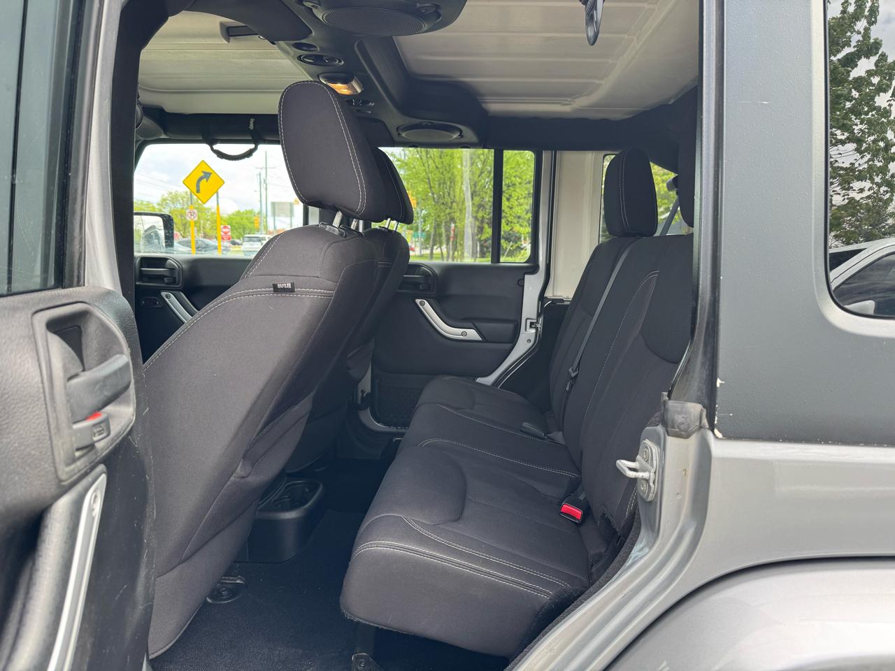 Jeep Wrangler Unlimited Sahara 4WD 2014