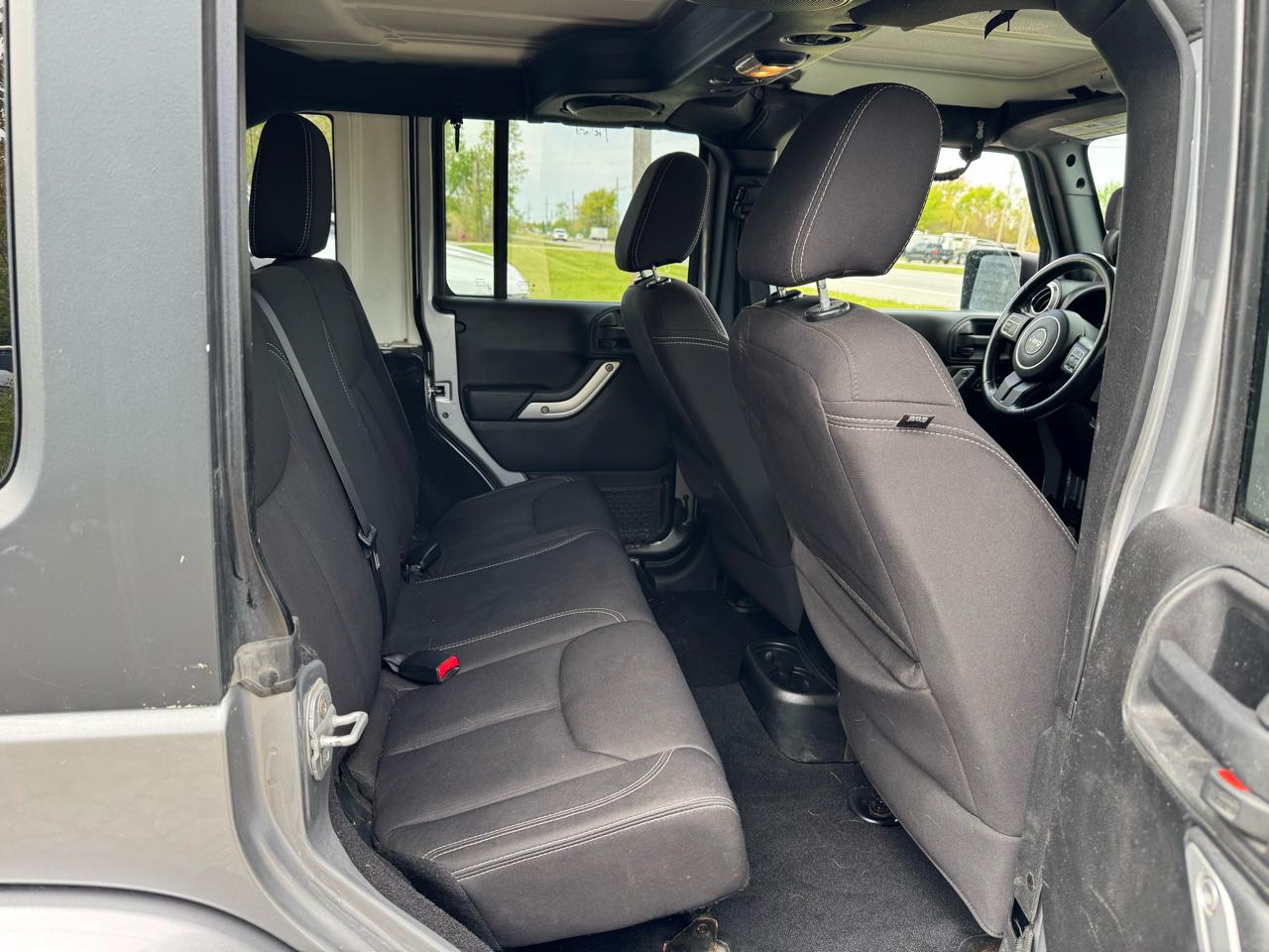 Jeep Wrangler Unlimited Sahara 4WD 2014