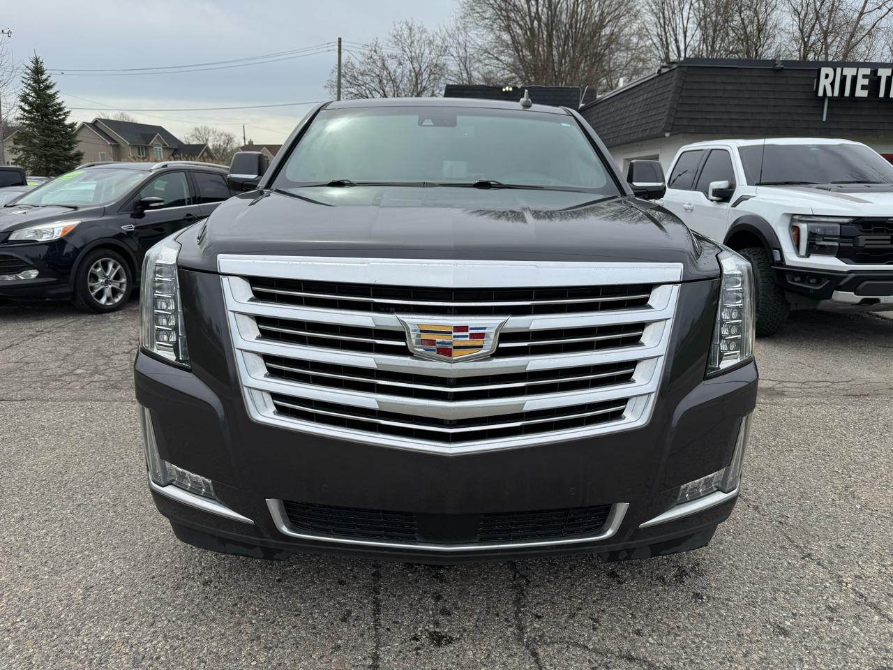 Cadillac Escalade ESV Platinum 4WD 2016