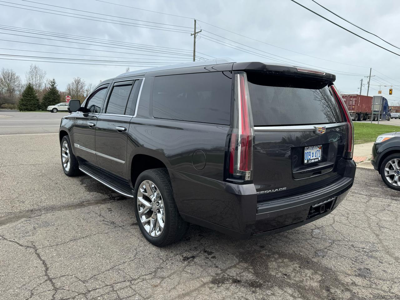 Cadillac Escalade ESV Platinum 4WD 2016