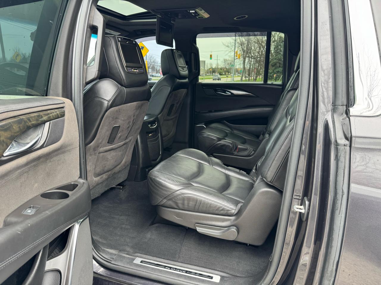 Cadillac Escalade ESV Platinum 4WD 2016