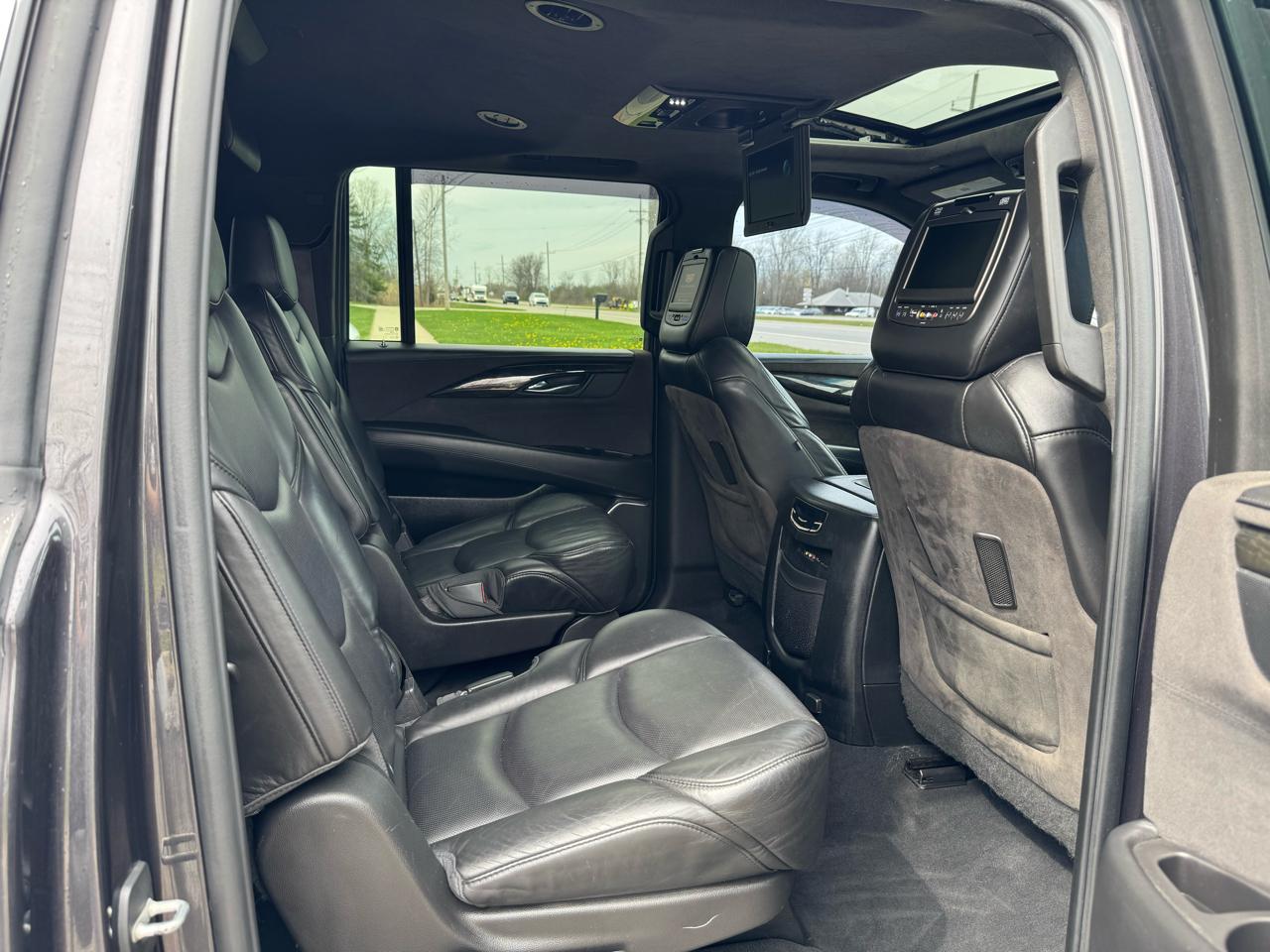 Cadillac Escalade ESV Platinum 4WD 2016