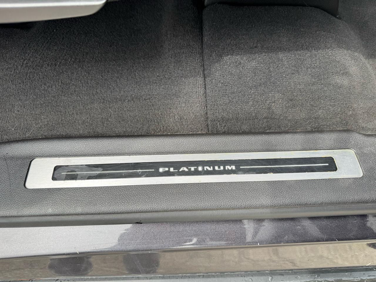 Cadillac Escalade ESV Platinum 4WD 2016