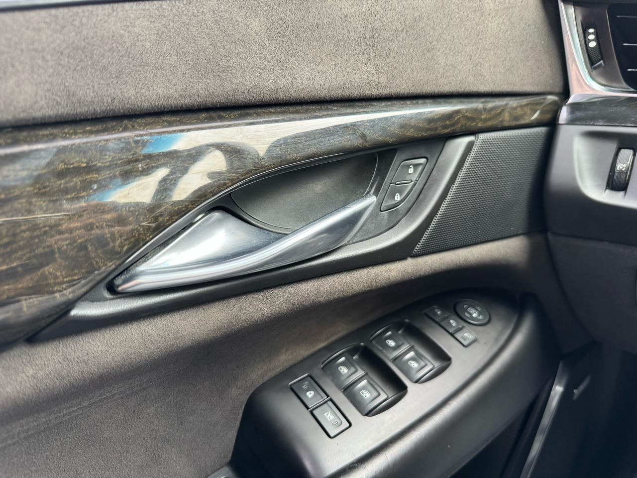 Cadillac Escalade ESV Platinum 4WD 2016