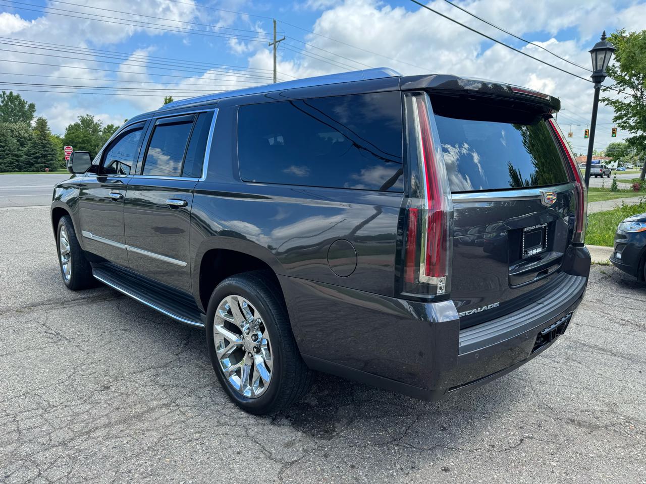 Cadillac Escalade ESV Platinum 4WD 2016
