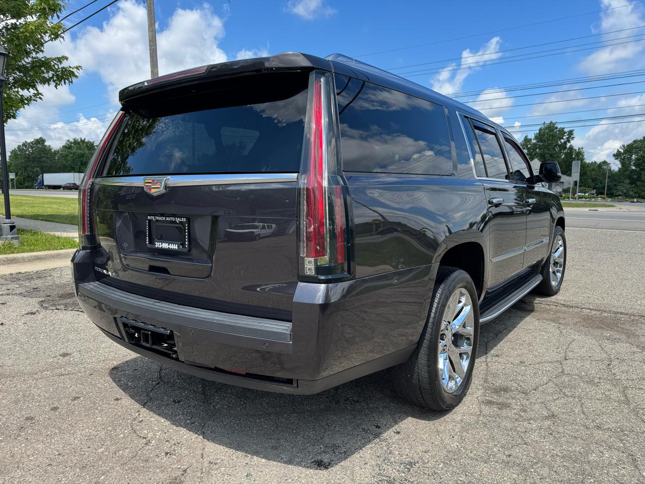 Cadillac Escalade ESV Platinum 4WD 2016