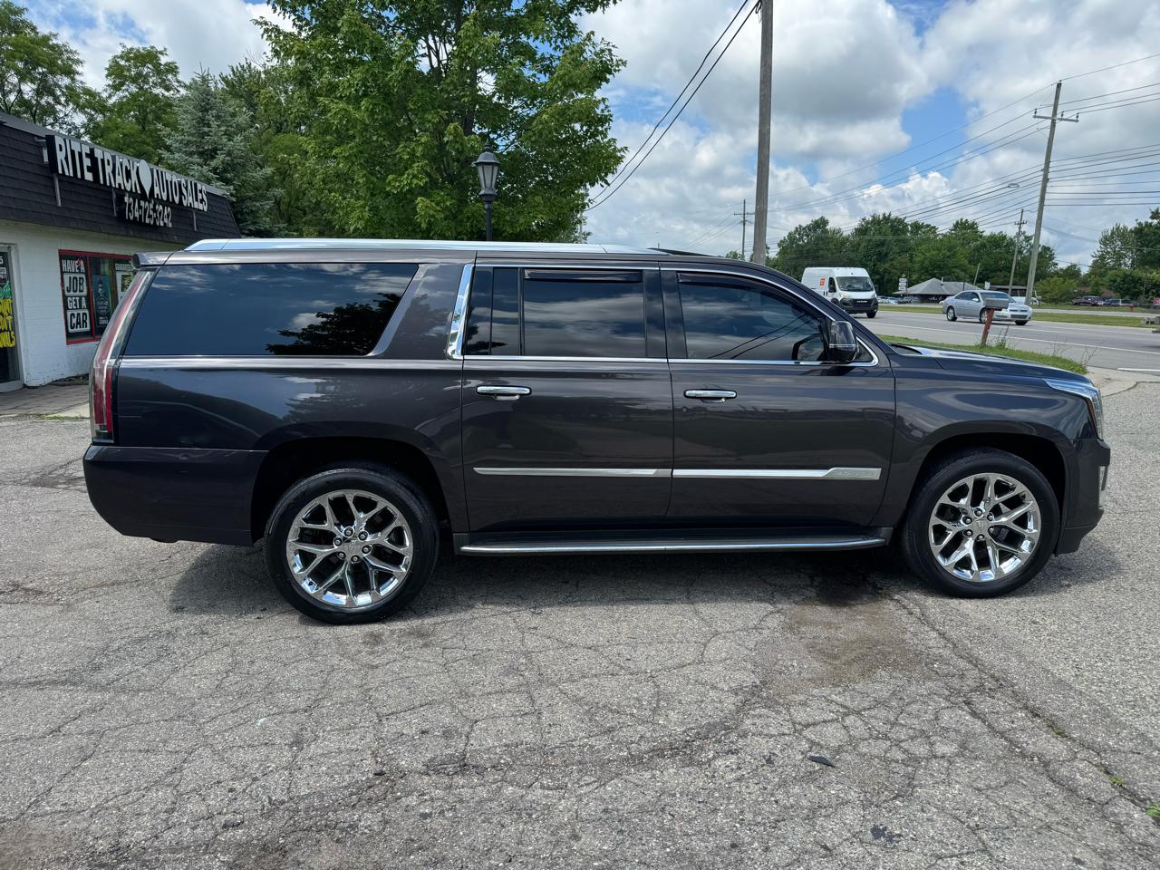 Cadillac Escalade ESV Platinum 4WD 2016