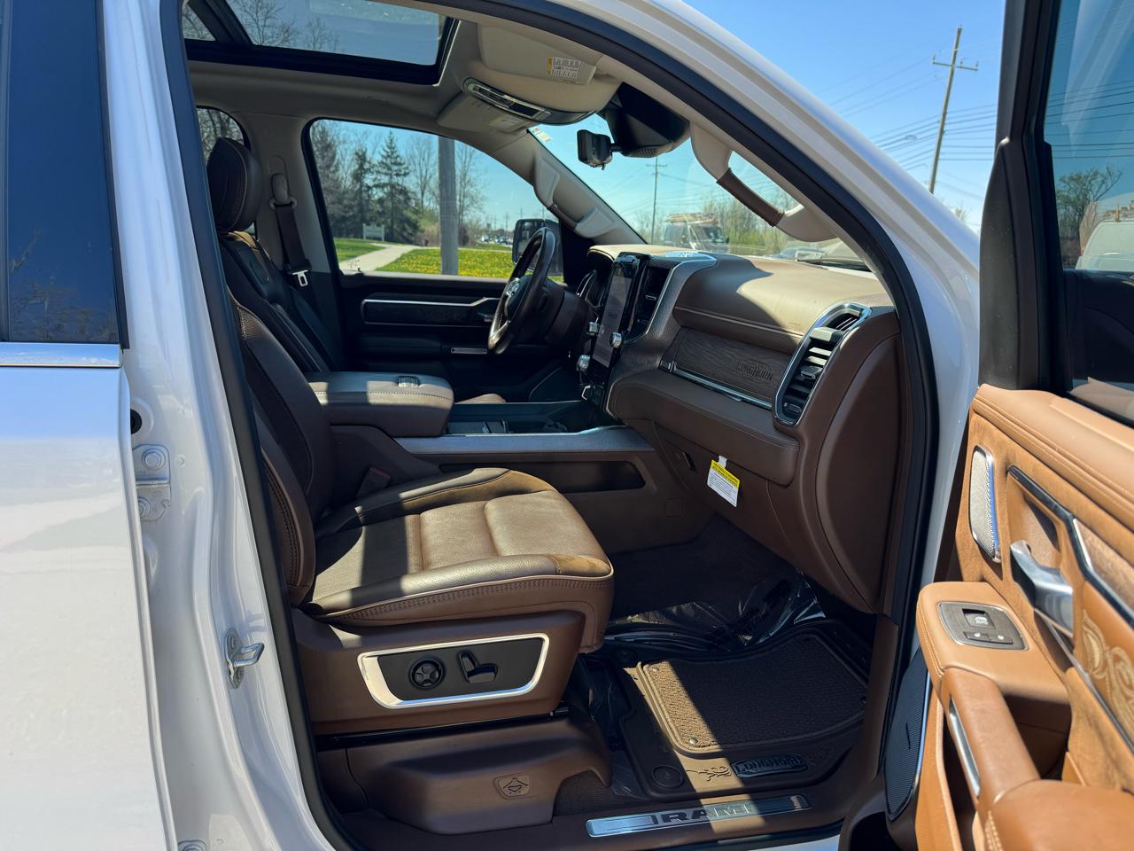 RAM 1500 Longhorn Crew Cab SWB 4WD 2024