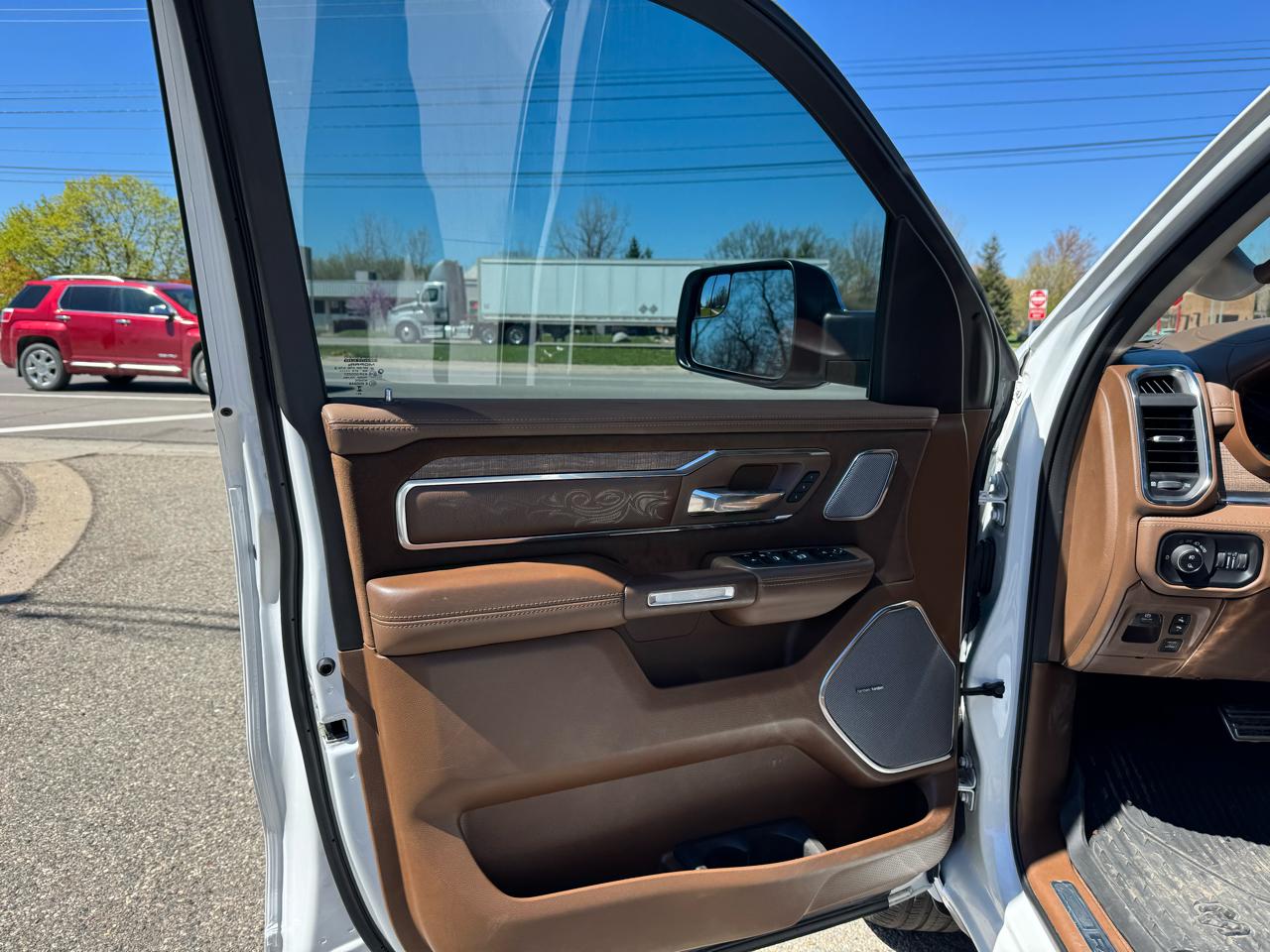 RAM 1500 Longhorn Crew Cab SWB 4WD 2024