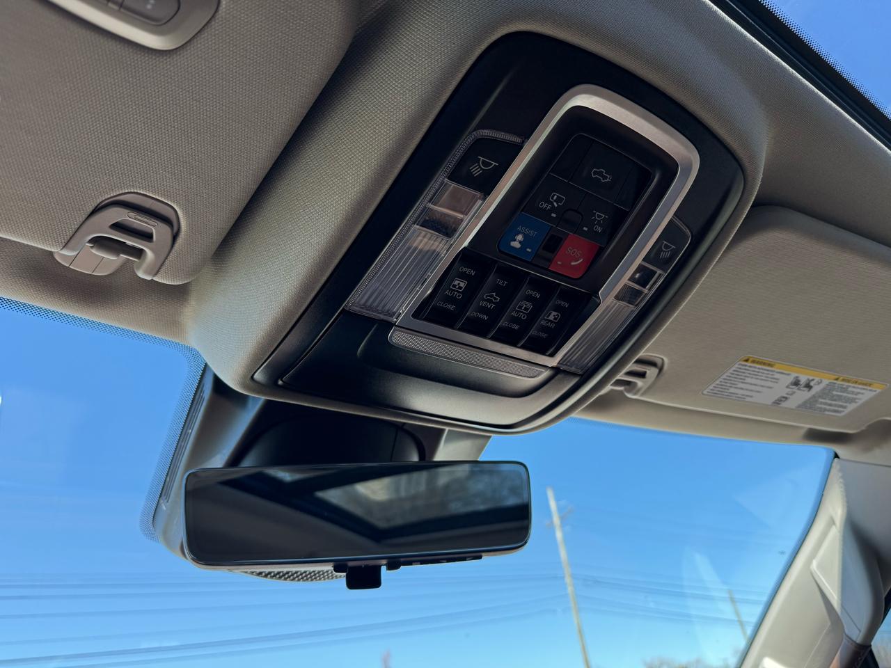 RAM 1500 Longhorn Crew Cab SWB 4WD 2024