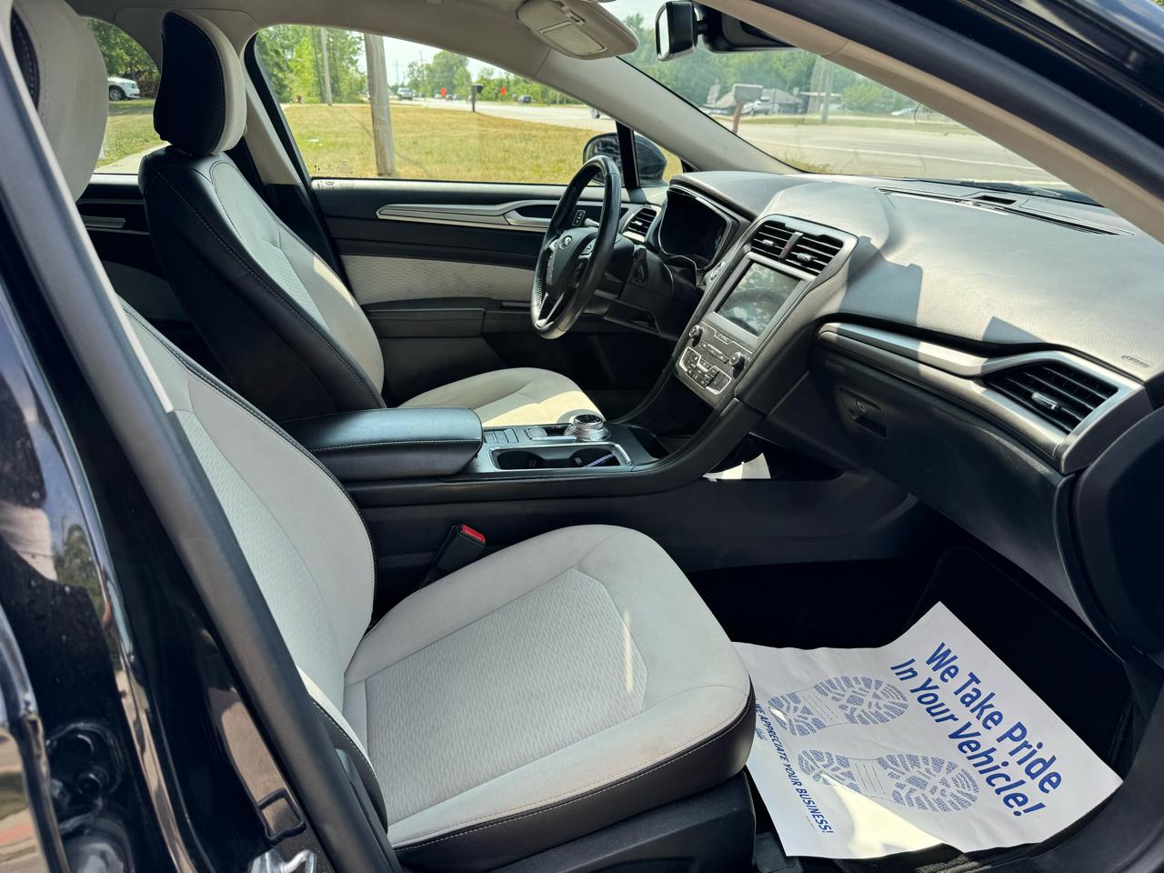 Ford Fusion SE 2020