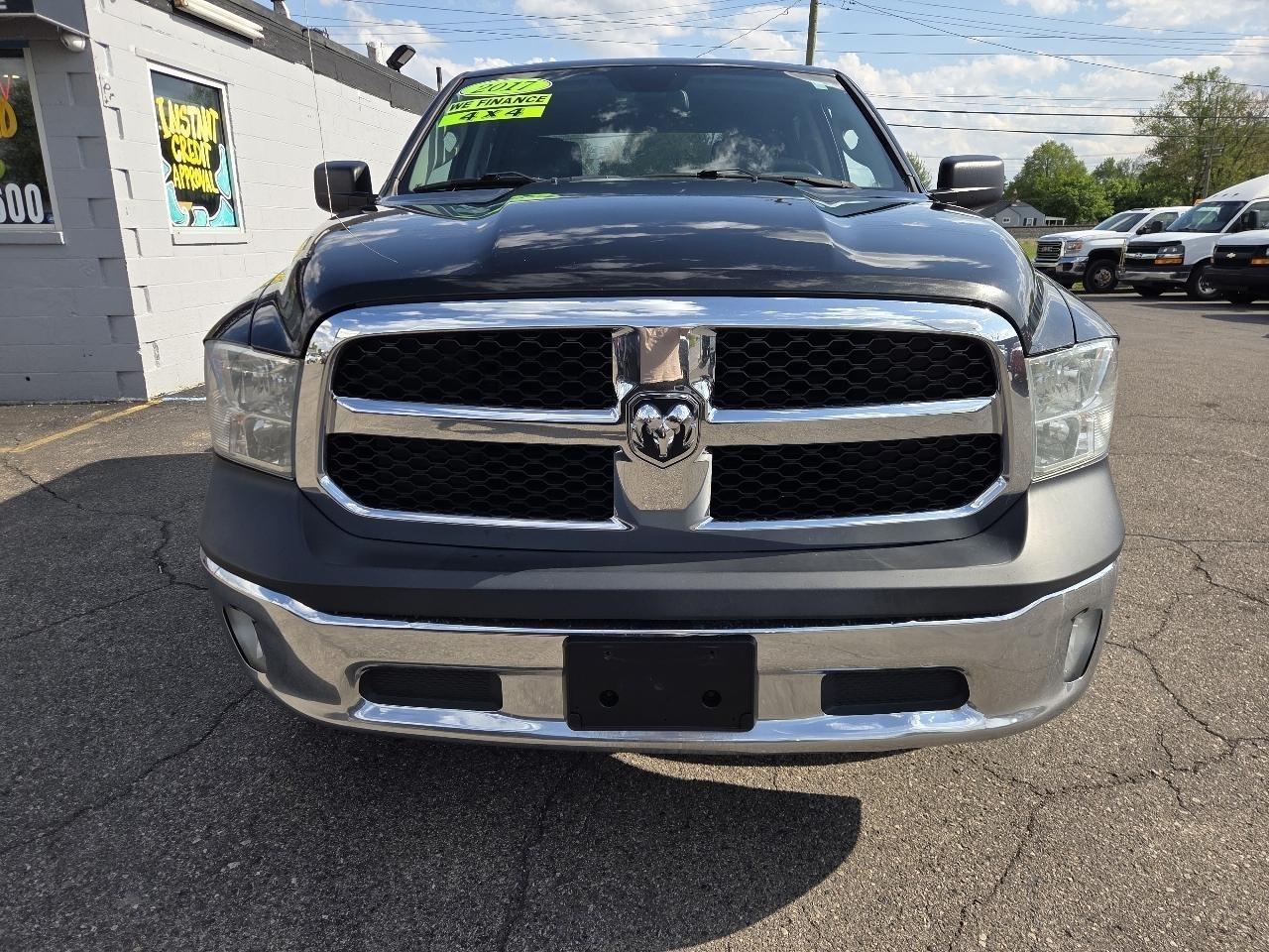 RAM 1500 Tradesman Crew Cab SWB 4WD 2017