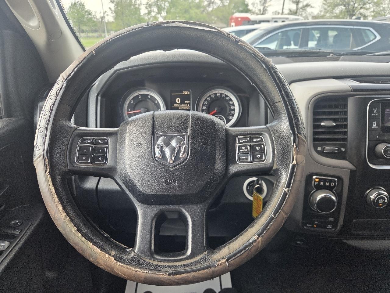RAM 1500 Tradesman Crew Cab SWB 4WD 2017