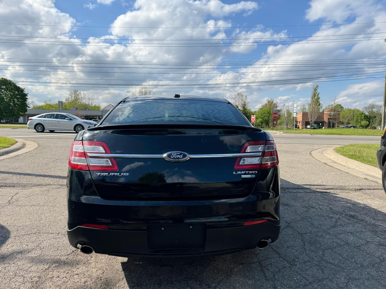 Ford Taurus Limited AWD 2016