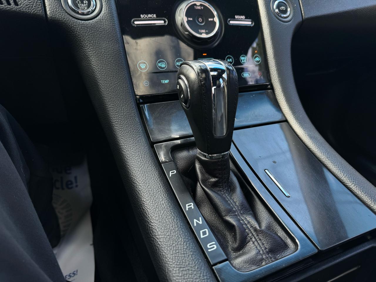 Ford Taurus Limited AWD 2016