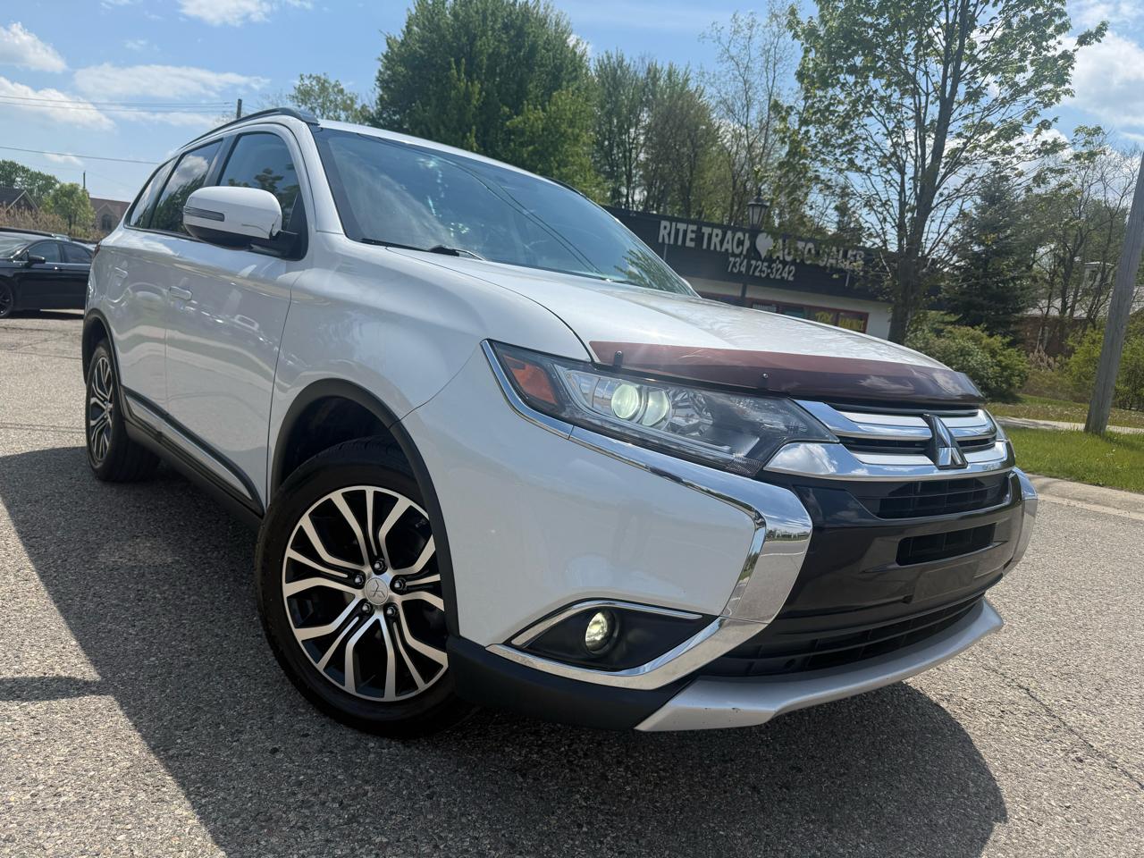 Mitsubishi Outlander SEL Special Edition FWD 2016