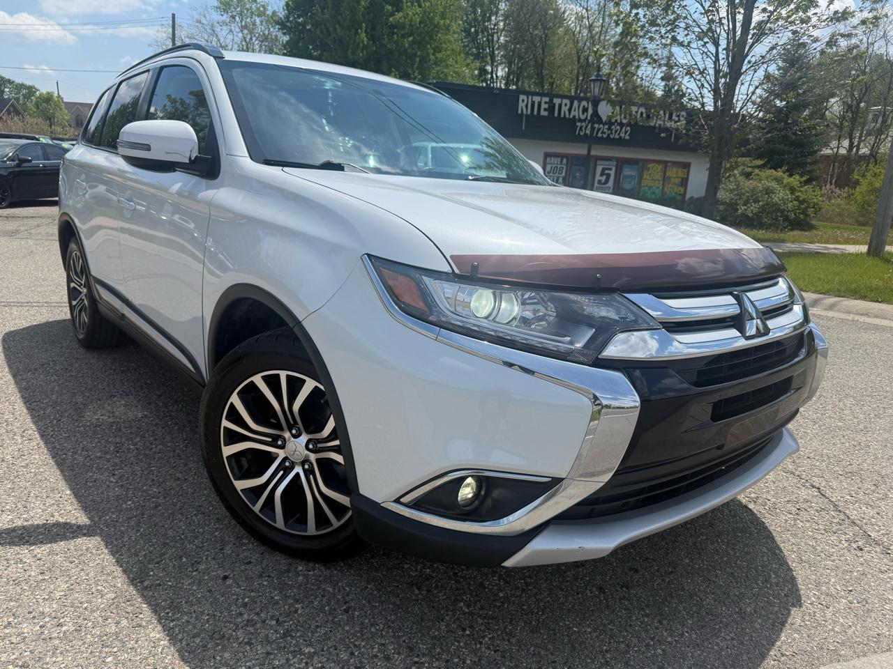 Mitsubishi Outlander SEL Special Edition FWD 2016