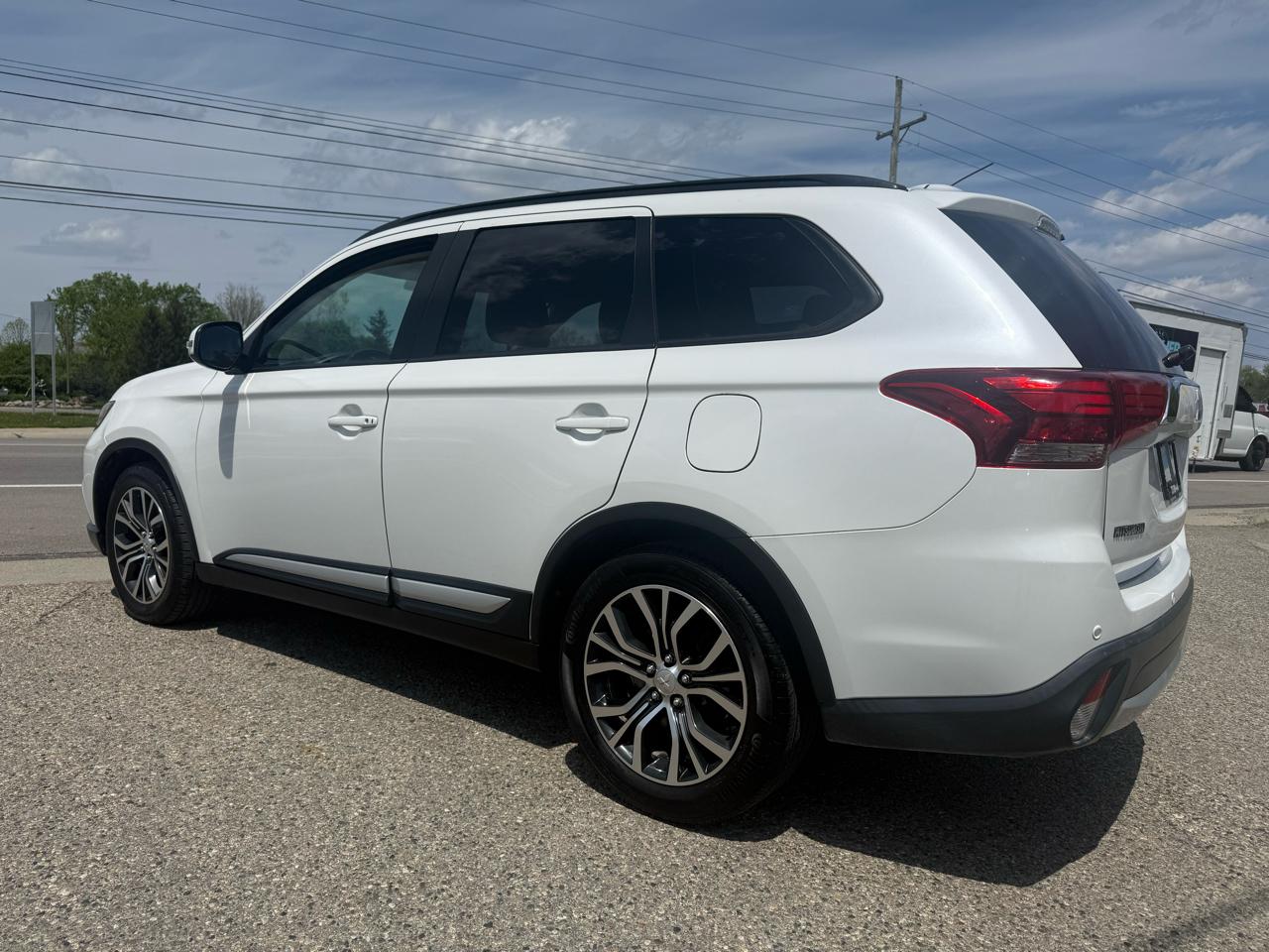 Mitsubishi Outlander SEL Special Edition FWD 2016