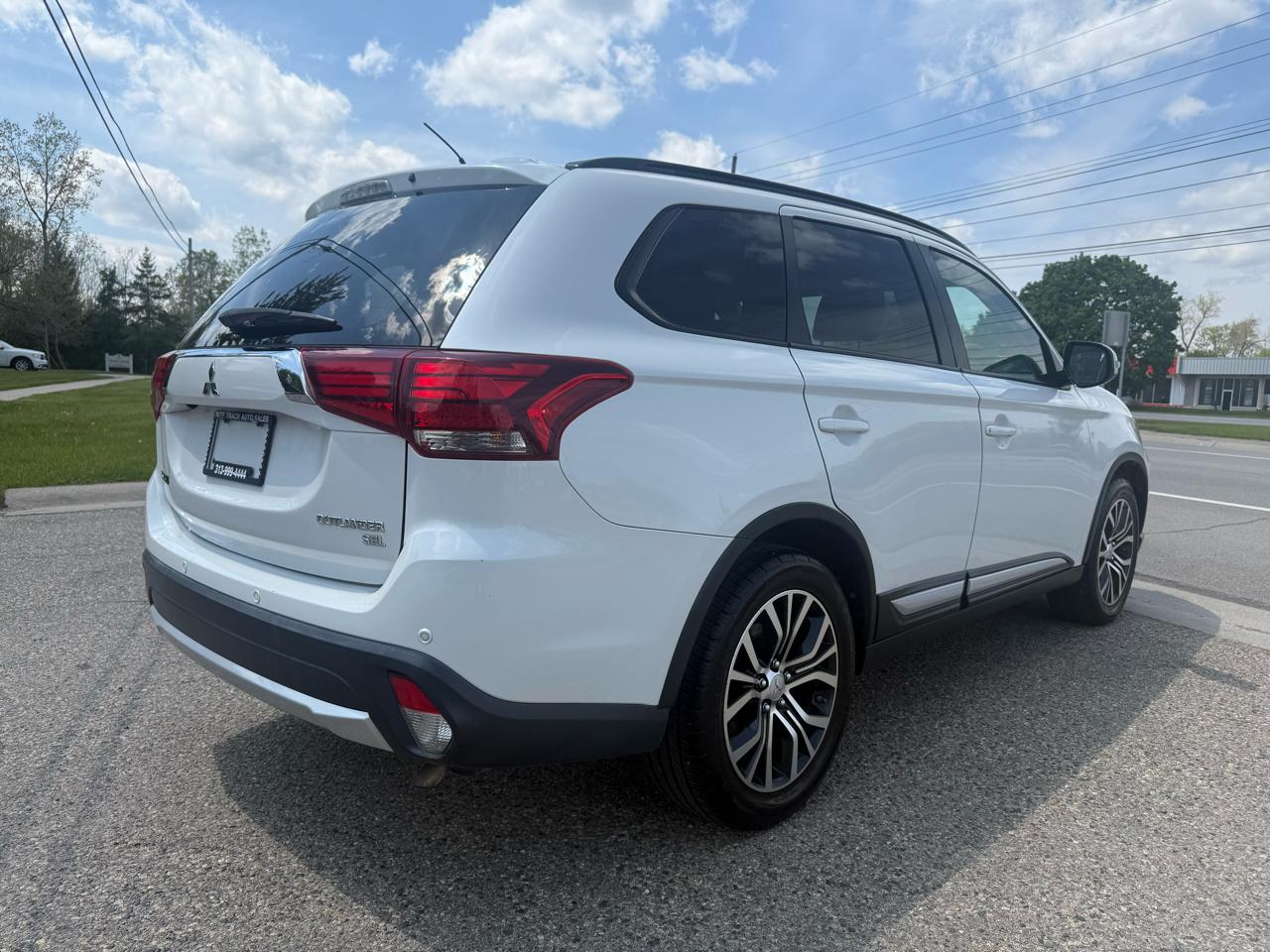 Mitsubishi Outlander SEL Special Edition FWD 2016