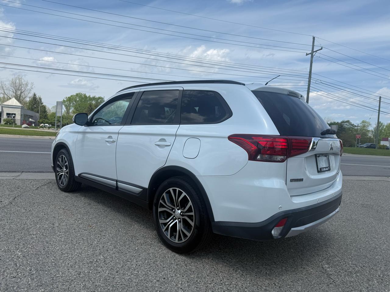 Mitsubishi Outlander SEL Special Edition FWD 2016