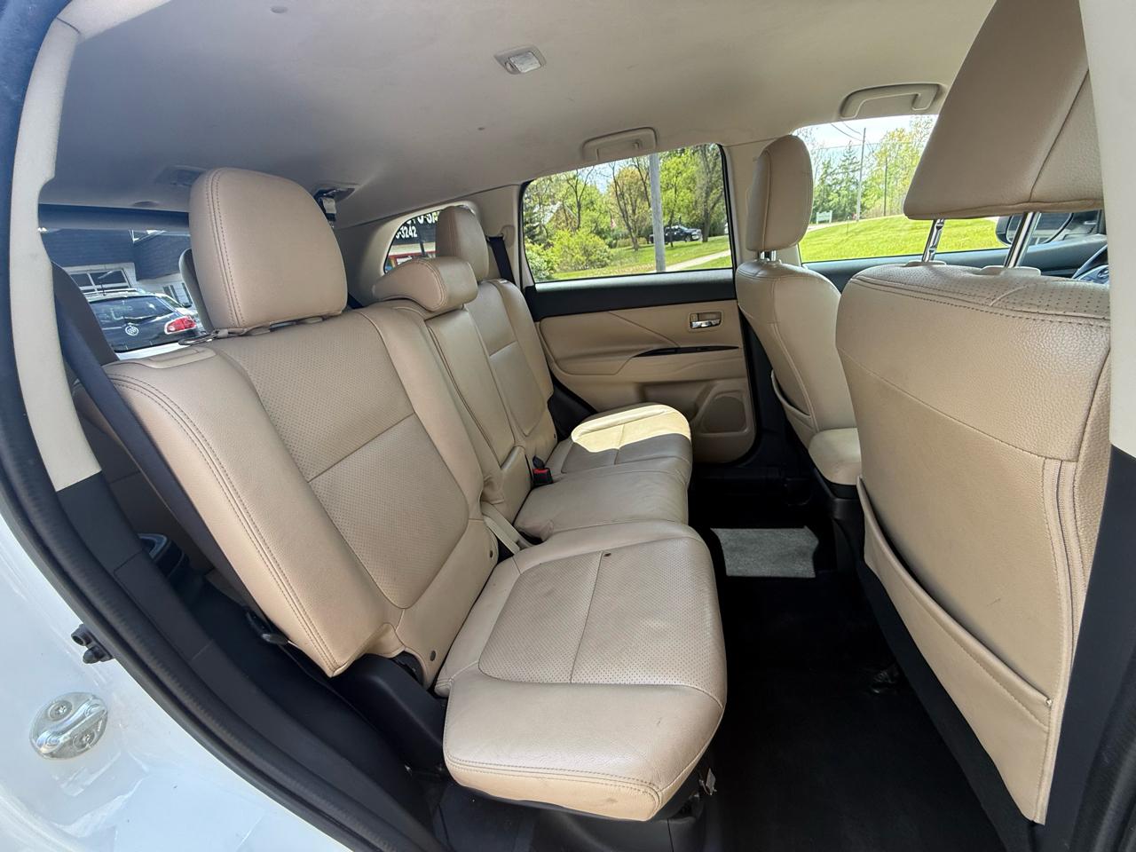 Mitsubishi Outlander SEL Special Edition FWD 2016