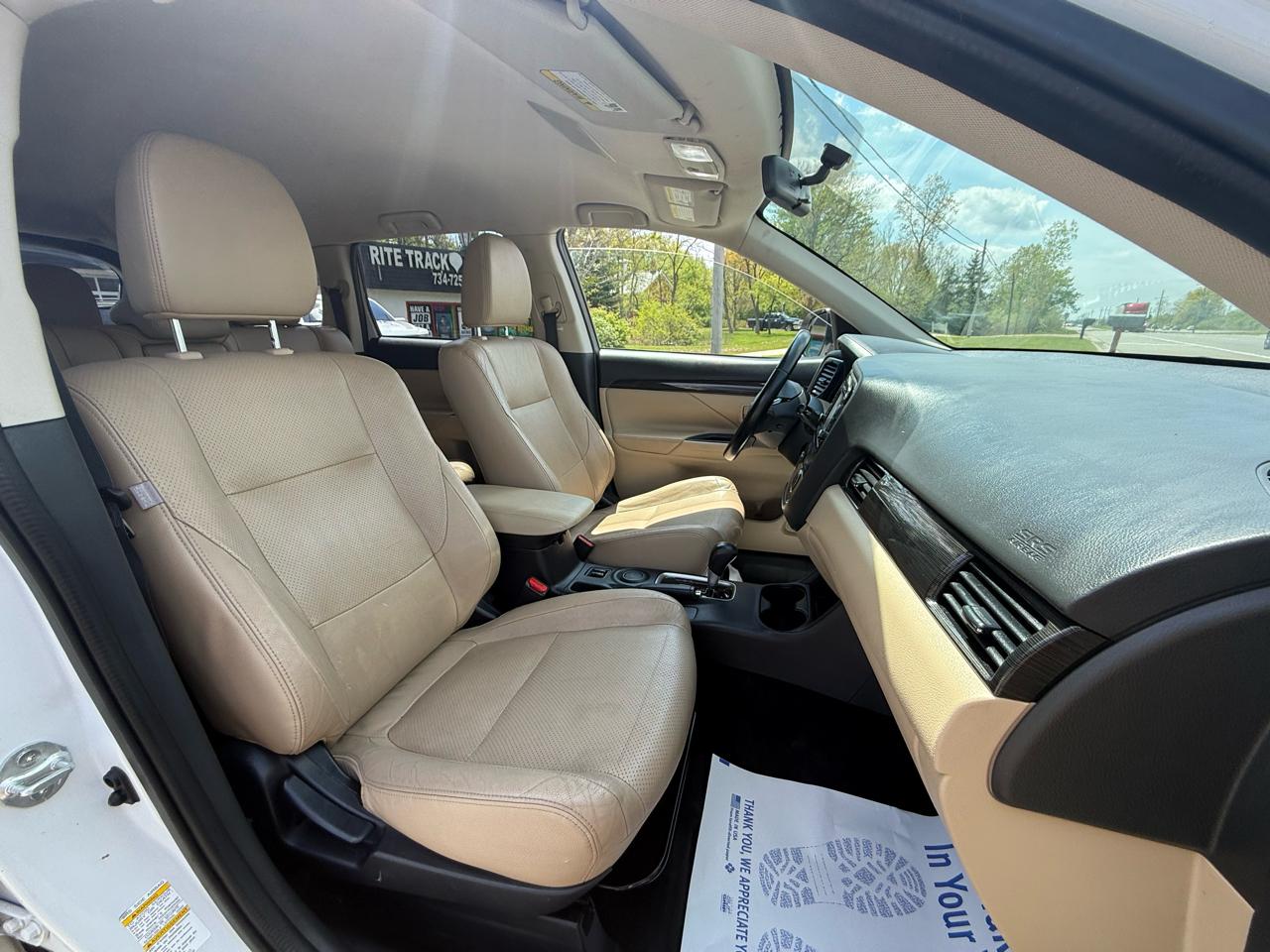 Mitsubishi Outlander SEL Special Edition FWD 2016