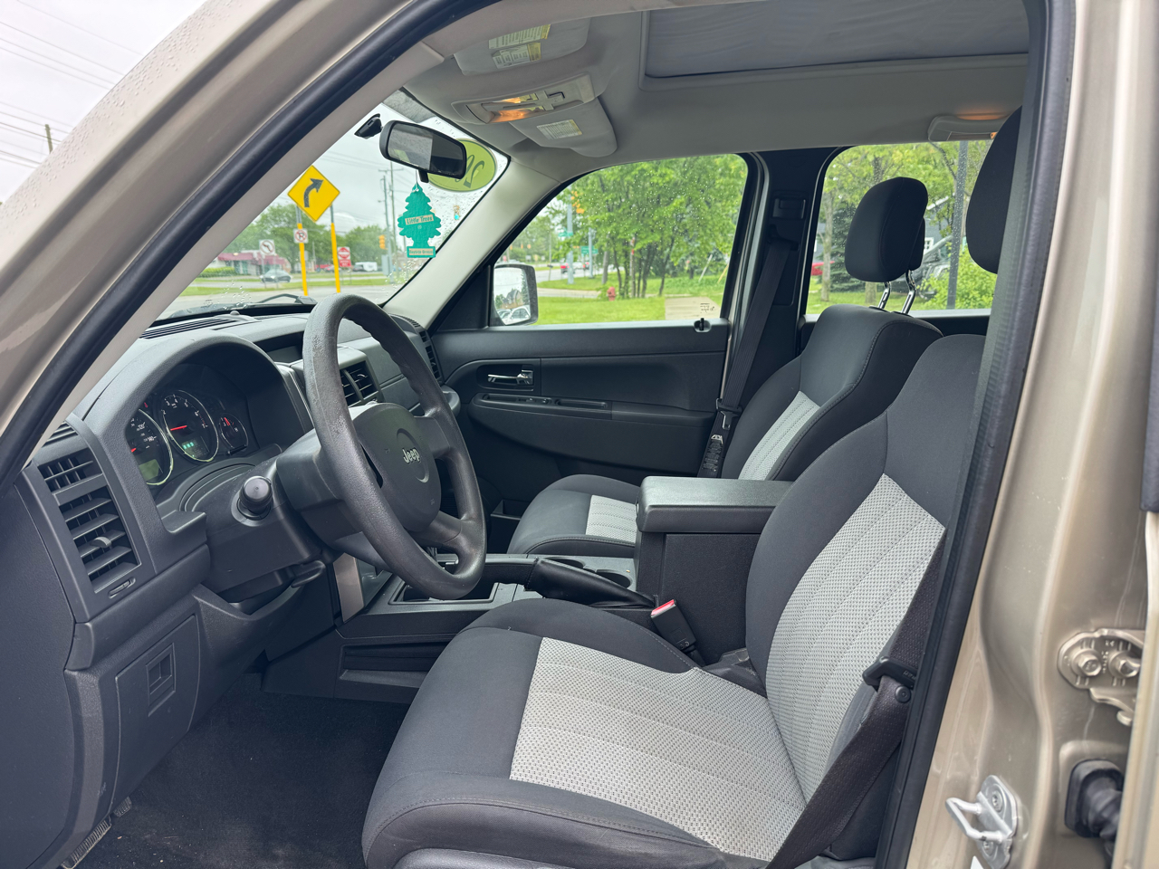 Jeep Liberty Sport 4WD 2010