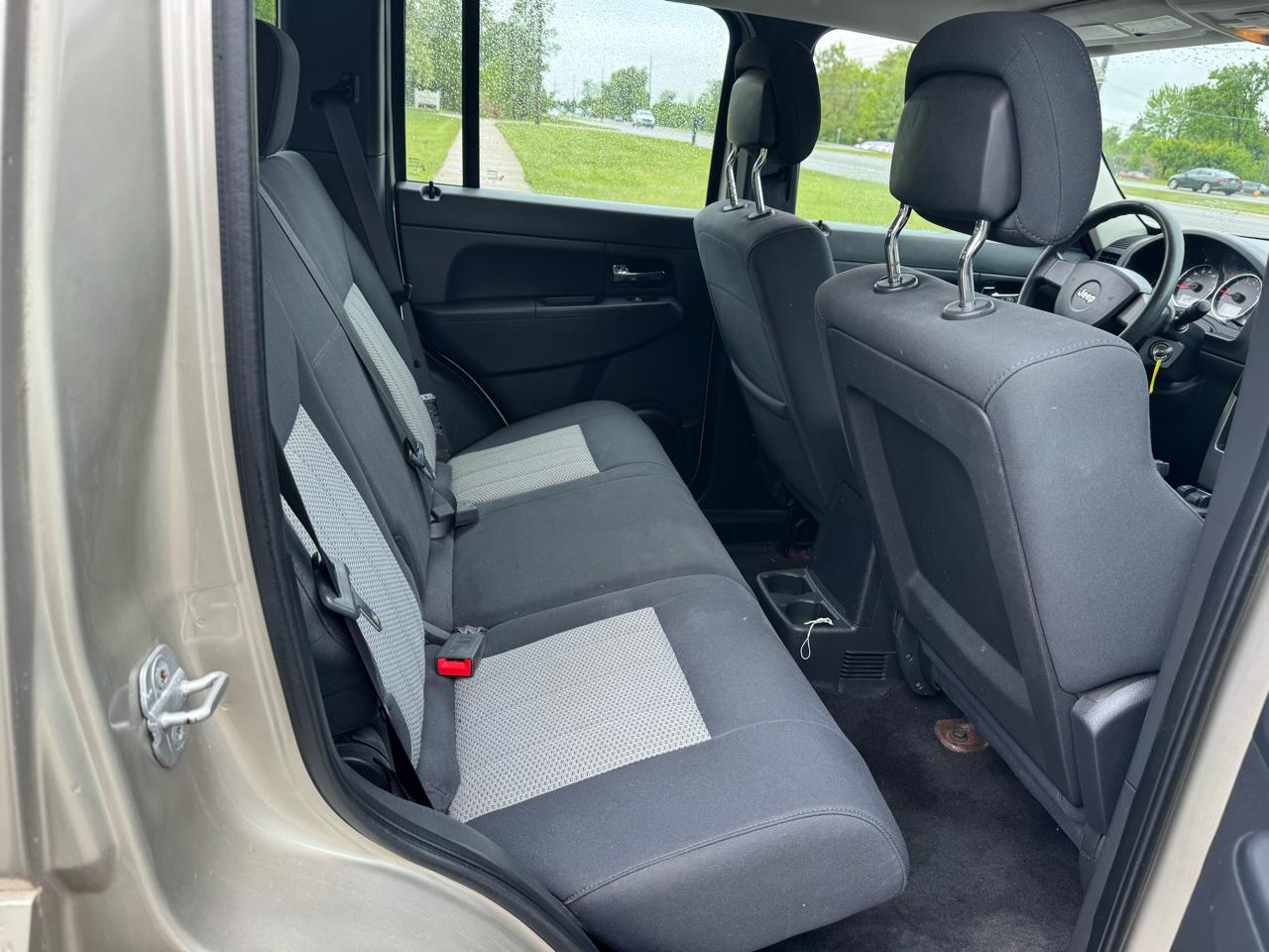Jeep Liberty Sport 4WD 2010