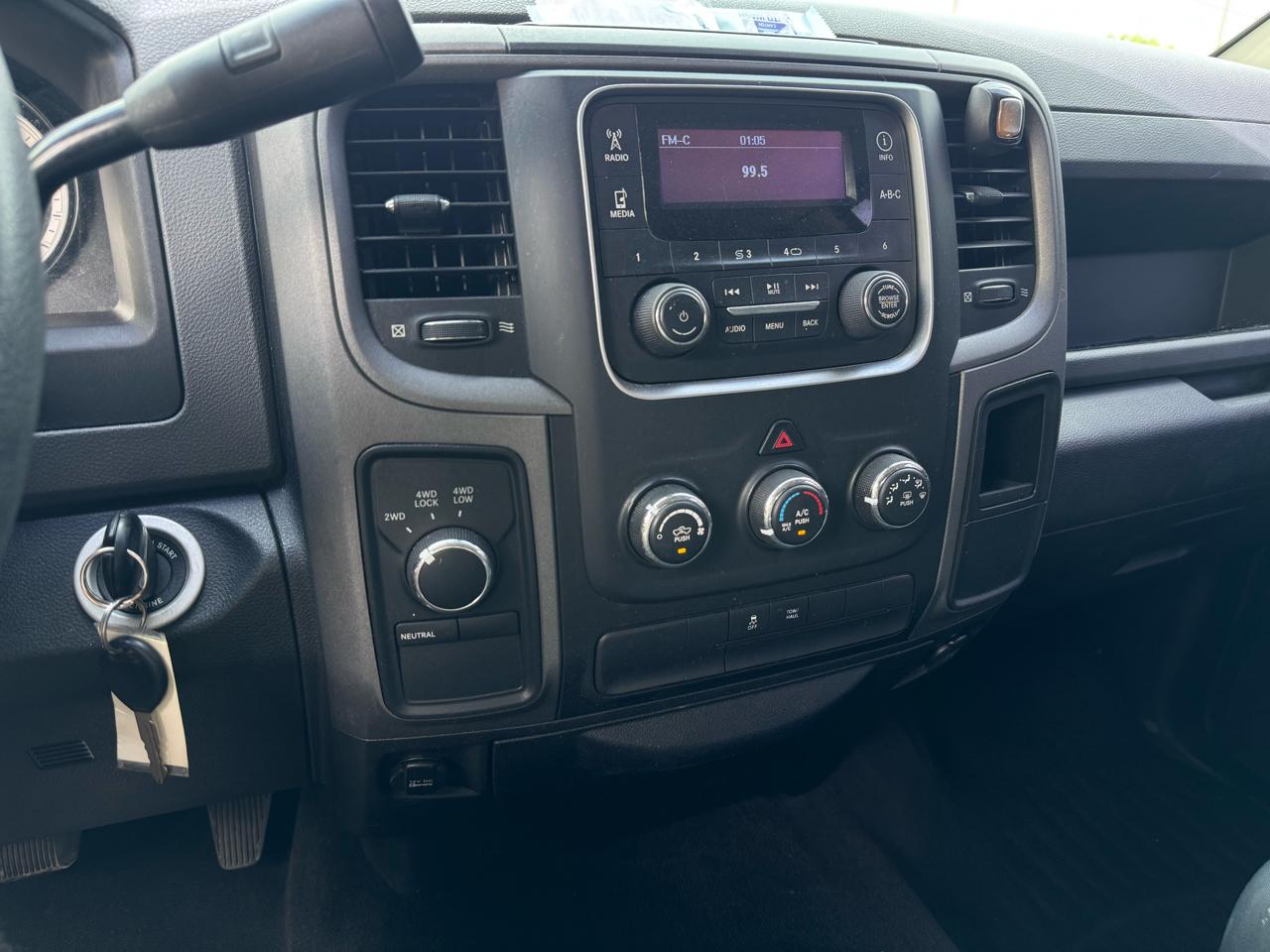 RAM 1500 Tradesman Crew Cab SWB 4WD 2014