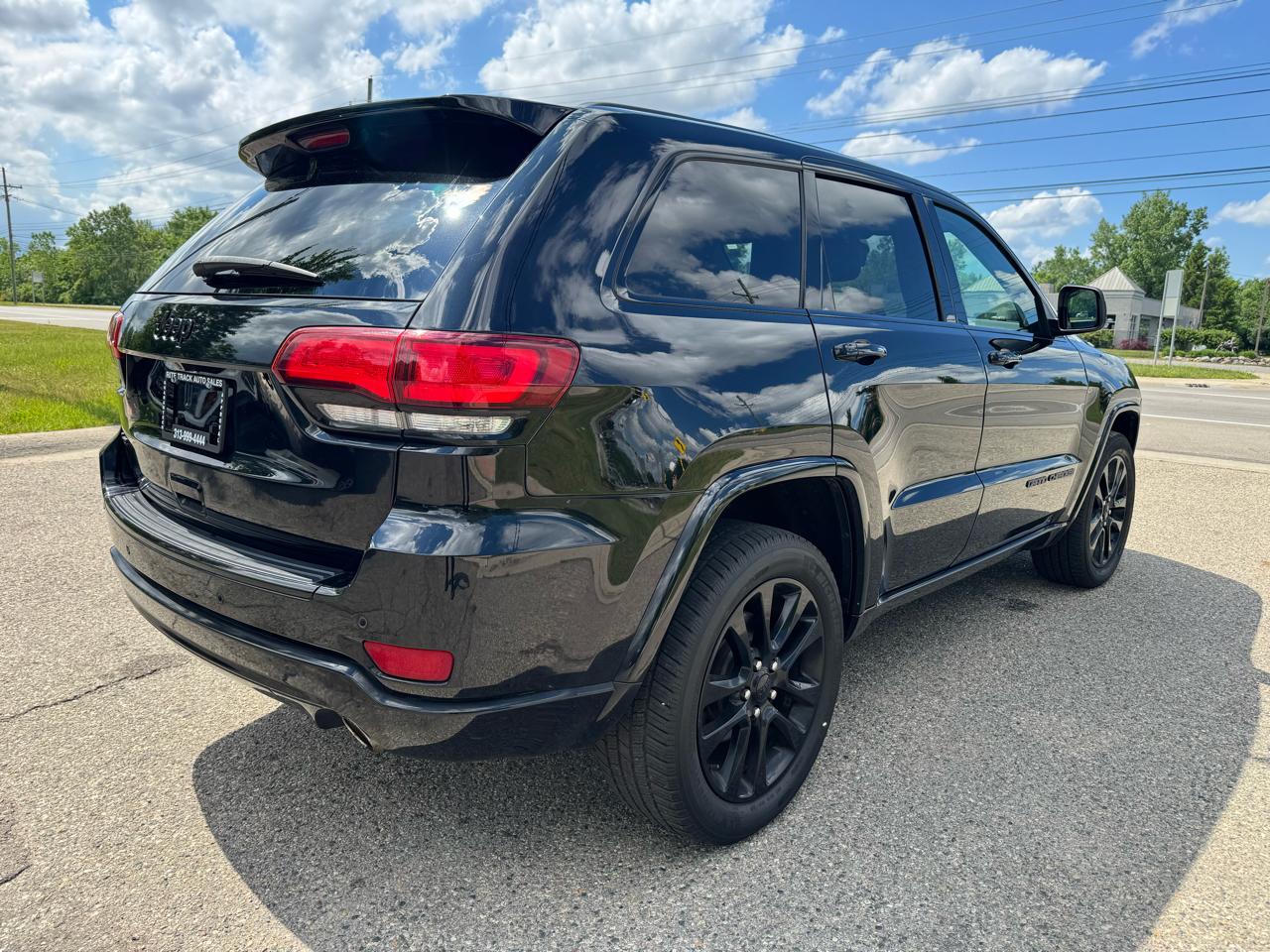 Jeep Grand Cherokee Laredo 4WD 2018