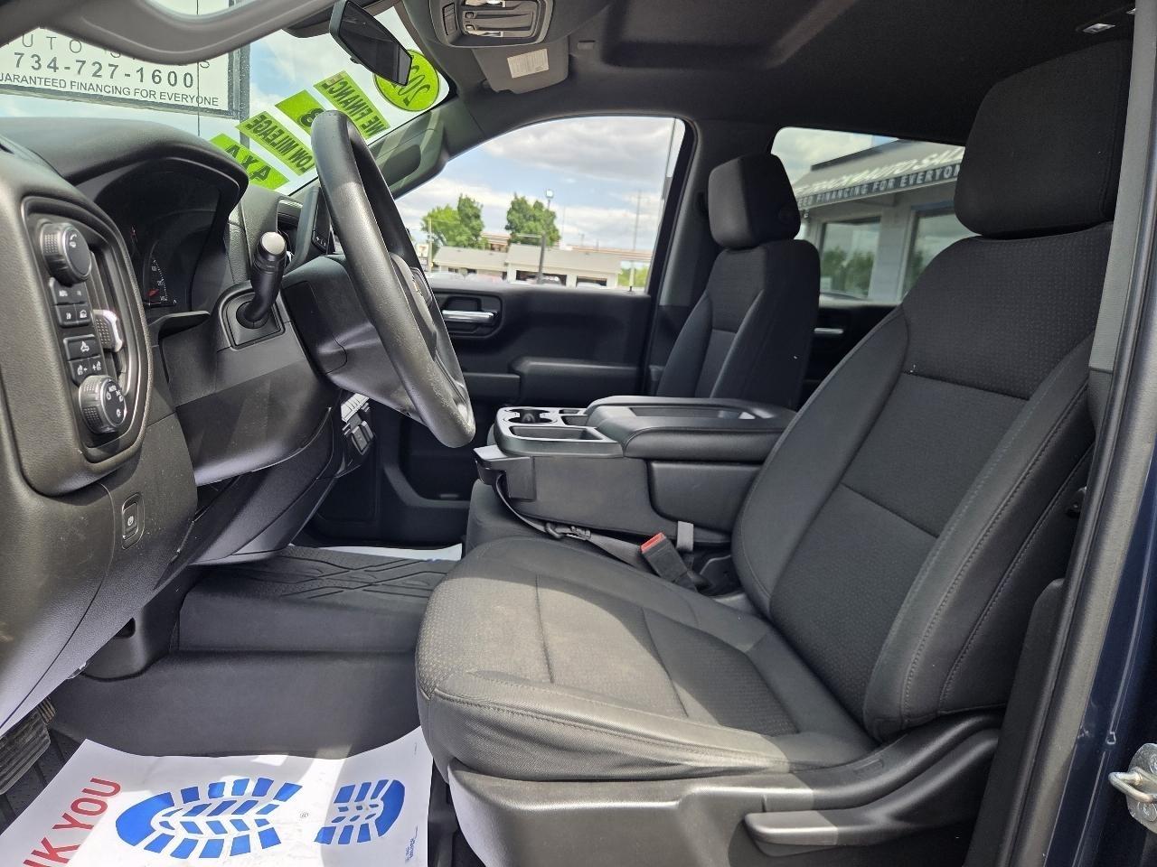 Chevrolet Silverado 1500 Custom Crew Cab Long Box 4WD 2020