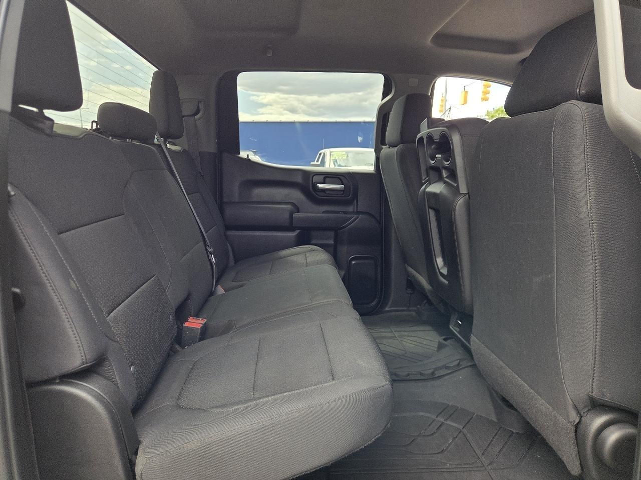 Chevrolet Silverado 1500 Custom Crew Cab Long Box 4WD 2020