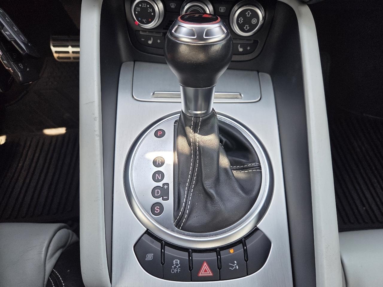 Audi TT S 2.0T quattro S tronic 2012