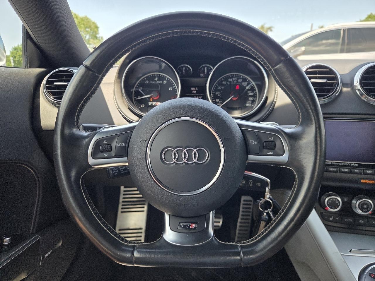 Audi TT S 2.0T quattro S tronic 2012