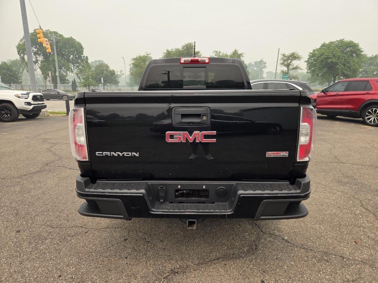 GMC Canyon SLE Crew Cab 4WD Short Box 2015