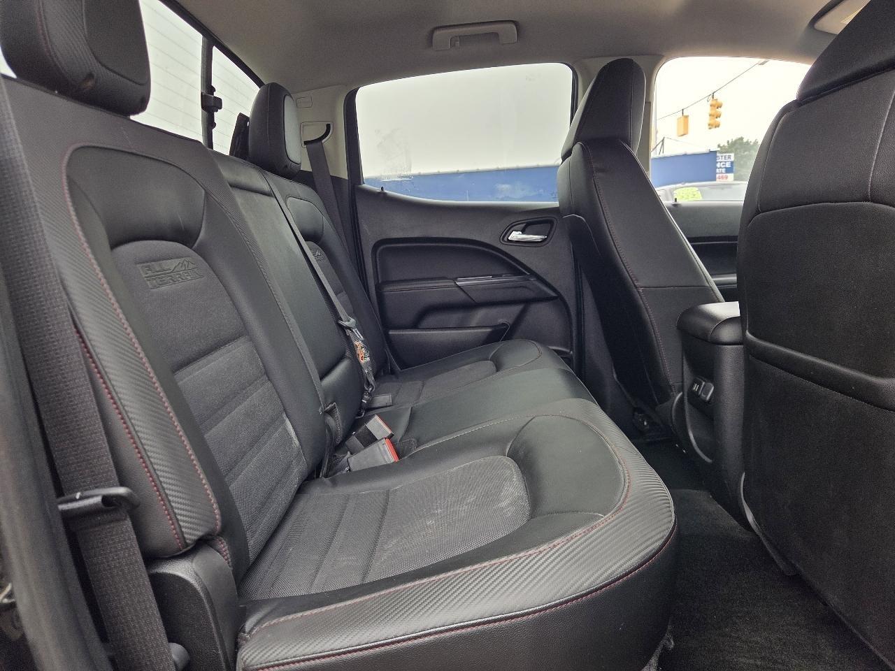 GMC Canyon SLE Crew Cab 4WD Short Box 2015