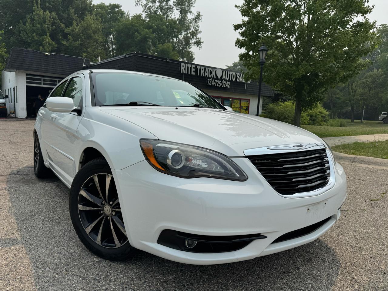 2013 Chrysler 200 Touring
