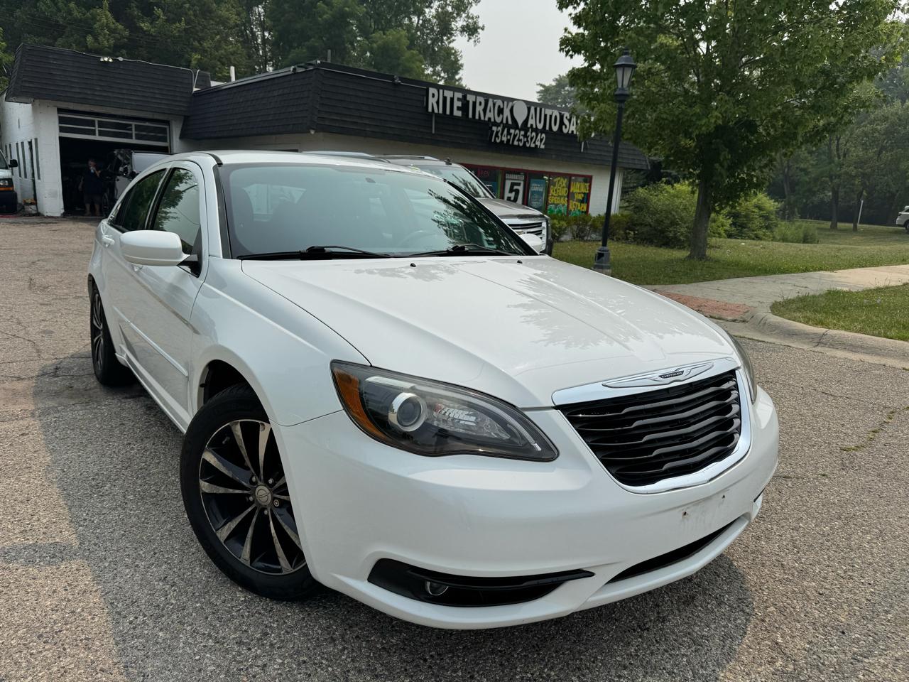 Chrysler 200 Touring 2013
