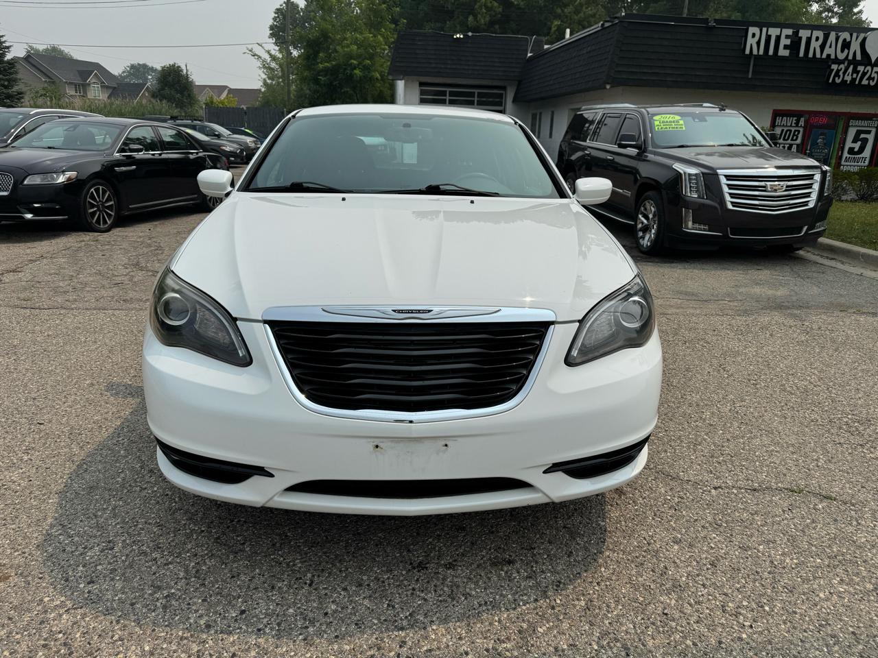 Chrysler 200 Touring 2013