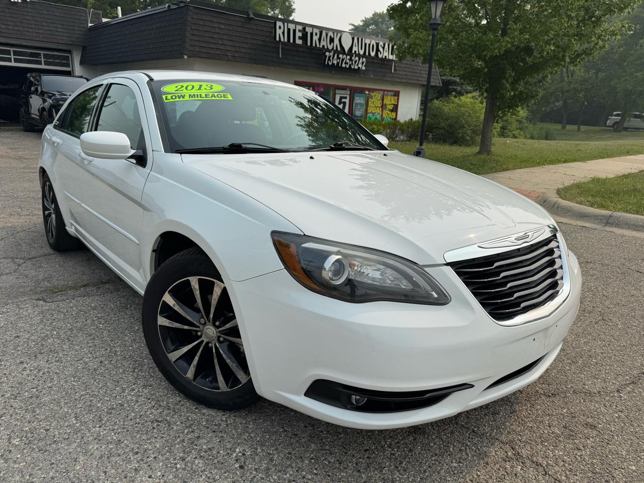 Chrysler 200 Touring 2013