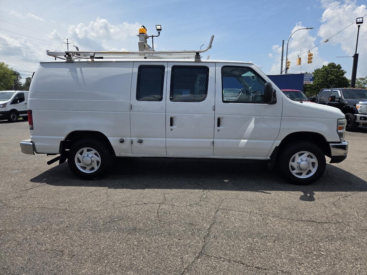 Ford Econoline E-150 2011