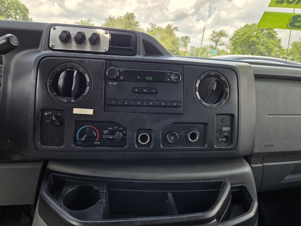 Ford Econoline E-150 2011