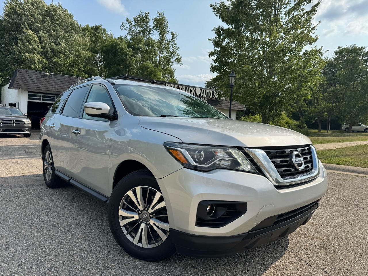 2020 Nissan Pathfinder SV 4WD